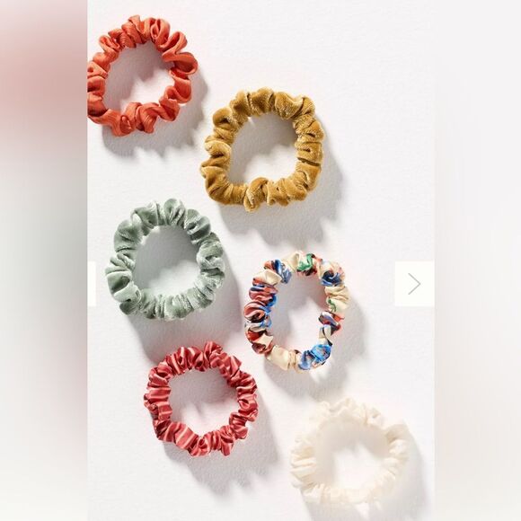 NWT Anthropologie Set of 6 Multicolored Velvet Scrunchie Hair Ties - Picture 2 of 5
